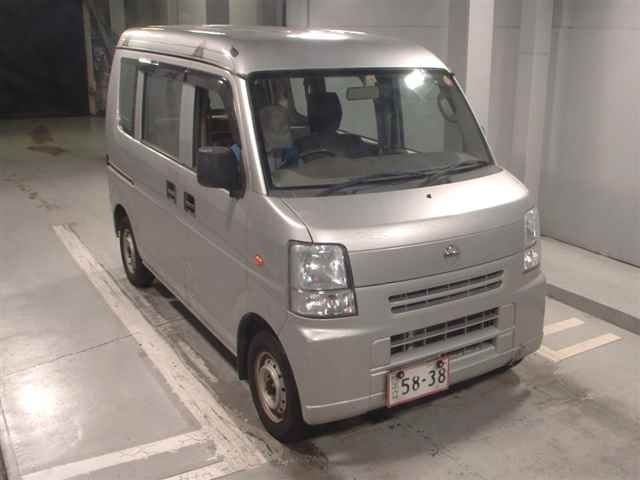 8456 Nissan Clipper van DR64V 2013 г. (JU Tokyo)